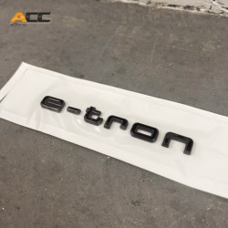 Logo "e-tron" Audi noir brillant pour Audi E-tron 55