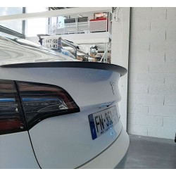 Becquet arrière en véritable carbone "style Performance" Tesla Model 3